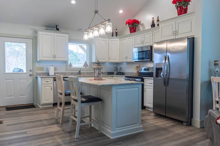 Full kitchen